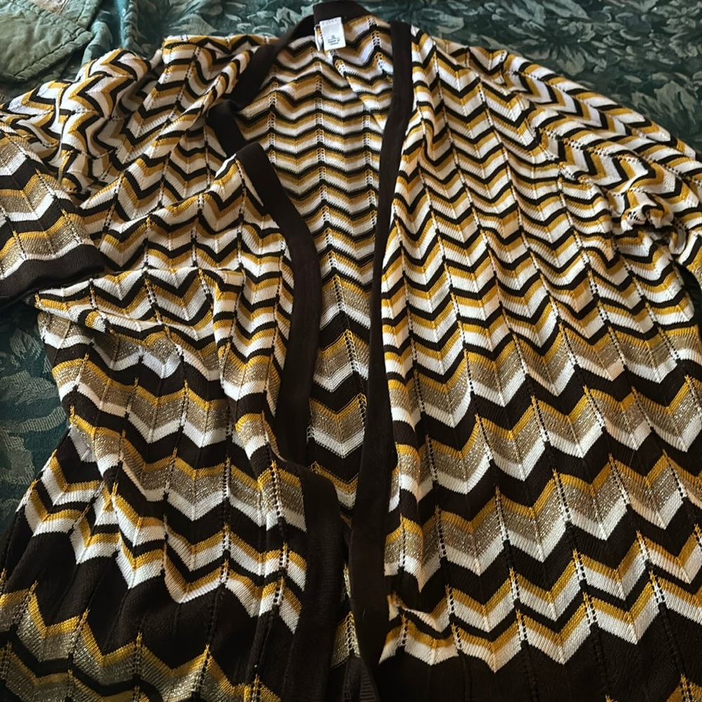 Lightweight " Fall " sweater . Pair with boots for perfect fall outfit! Xlarge